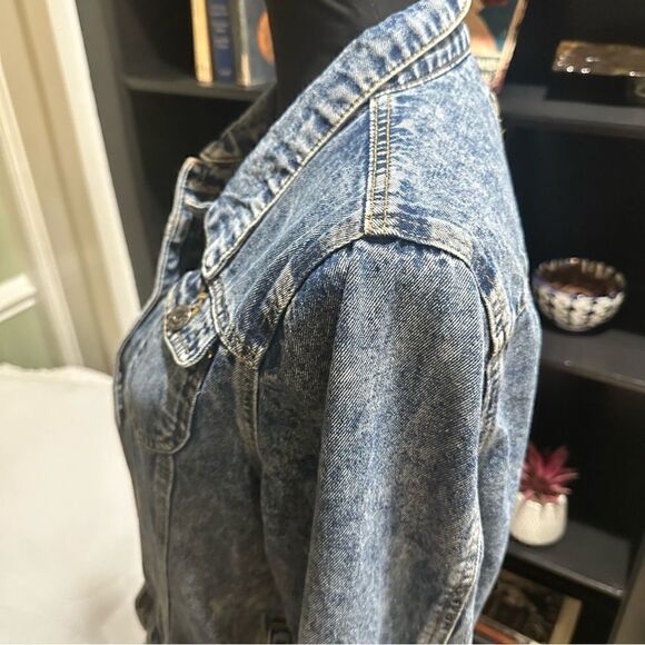 The Style Between Us Denim Jean Jacket Size M - Picture 7 of 11